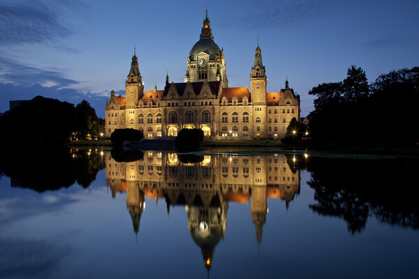 Neues Rathaus in Hannover at Night Picture Board by Arterra 