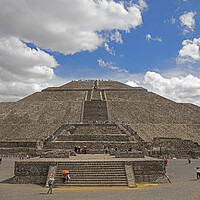 Buy canvas prints of Pyramid of the Sun, Teotihuacán, Mexico by Arterra 