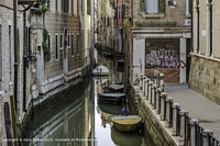 Click to show how this picture will look as a piece of wall art