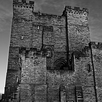 Buy canvas prints of Castle Keep, Newcastle upn Tyne by Rob Cole