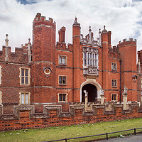 Buy canvas prints of Hampton Court Palace by Kevin White