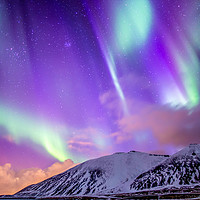 Buy canvas prints of Aurora Display Iceland  by Steve Lansdell