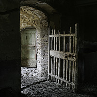 Buy canvas prints of Abandoned Farmhouse, Tuscany by Sue Holness