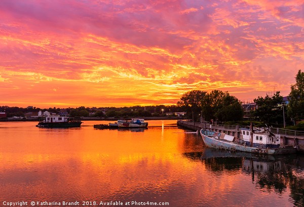 Sunset over the Itchen River in Southampton, UK Picture Board by KB Photo