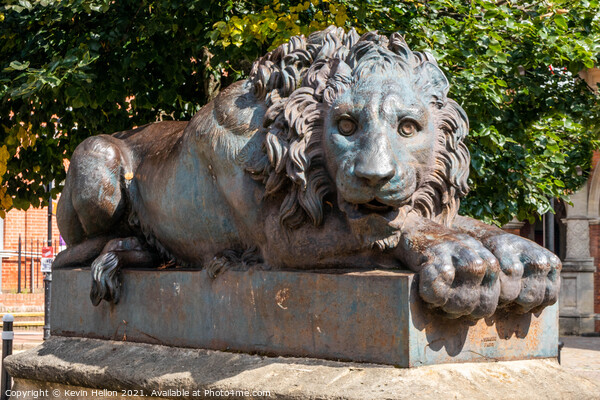 Lion statue, Aylesbury Picture Board by Kevin Hellon