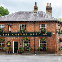 Buy canvas prints of The Queen's Head, Chesham by Kevin Hellon