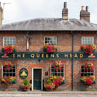 Buy canvas prints of The Queens Head public house in Old Chesham, by Kevin Hellon