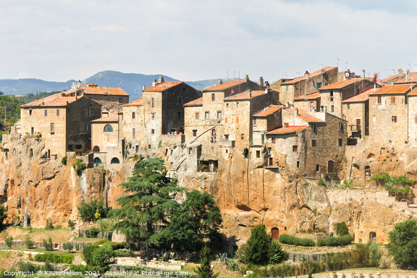 View of Pitigliano, Tuscany, Italy Picture Board by Kevin Hellon