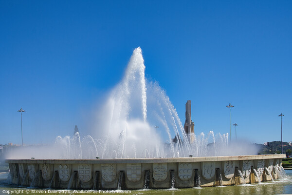Praça do Império fountain,  Picture Board by Steven Dale