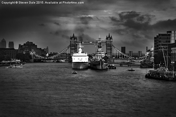  Moody River Thames Picture Board by Steven Dale