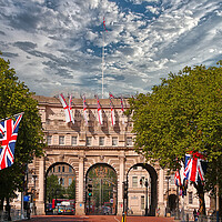 Buy canvas prints of Admiralty Arch London by Dave Williams
