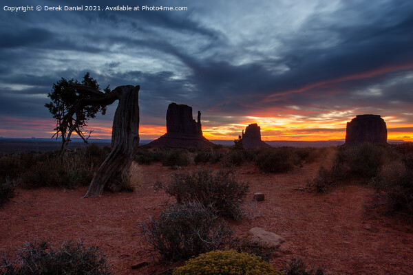 Sunrise at Monument Valley, Utah-Arizona border  Picture Board by Derek Daniel