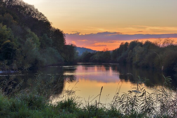 Sunset over the River Severn near Bishop's Norton. Picture Board by Susan Snow