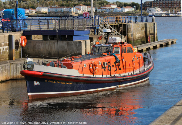 Majestic Oakley Lifeboat Entering Lock Picture Board by Kevin Maughan