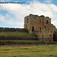 Buy canvas prints of Tynemouth Castle by Kevin Maughan