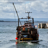 Buy canvas prints of Friendly Isle Leaving Burghead Harbour by Tom McPherson