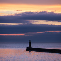 Buy canvas prints of Tynemouth Lighthouse sunrise  by Hannan Images
