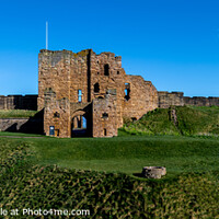 Buy canvas prints of Tynemouth Castle by Lrd Robert Barnes
