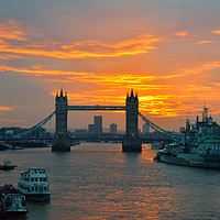 Buy canvas prints of sunrise over londons towerbridge  by Emma whipple