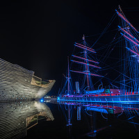 Buy canvas prints of V&A Dundee and RRS Discovery in Dundee by Callum Laird