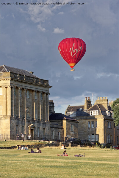 Hot Air Balloon passing no 1 the Royal crescent  Picture Board by Duncan Savidge