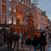 Buy canvas prints of Old Bond Street Christmas scene  by Duncan Savidge