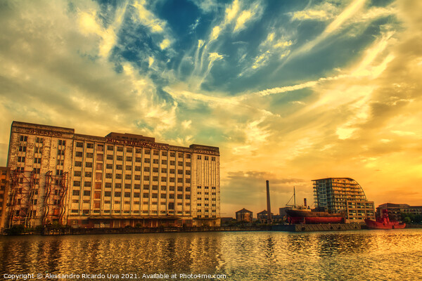 London Sunset - Royal Victoria Docklands Picture Board by Alessandro Ricardo Uva