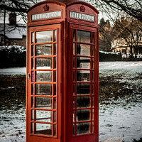 Buy canvas prints of The Old Telephone Box by Tracey Smith