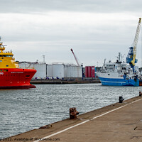 Buy canvas prints of Aberdeen Port by Chris Yaxley
