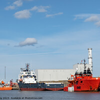 Buy canvas prints of Commercial ships on the River Yare, Great Yarmouth by Chris Yaxley