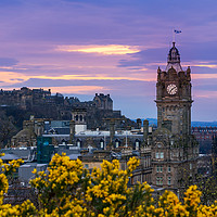 Buy canvas prints of Edinburgh cityscape  by Steven Lennie