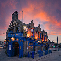 Buy canvas prints of Ryrie’s Bar, Edinburgh at sunset by Steven Lennie