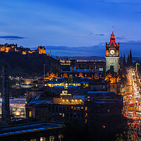 Buy canvas prints of Edinburgh Old and New Town by Steven Lennie