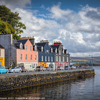 Buy canvas prints of Picturesque Tobermory by Viv Thompson