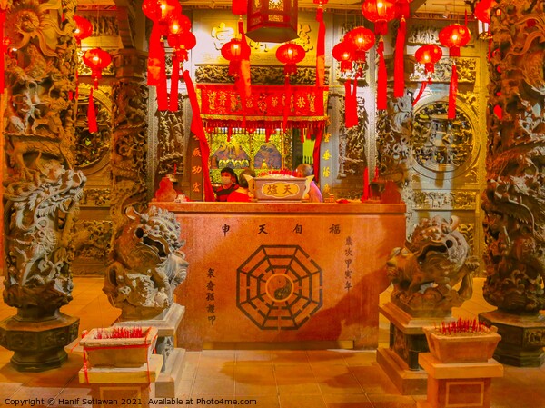 Hotel reception in ancient Chinese temple style. Picture Board by Hanif Setiawan