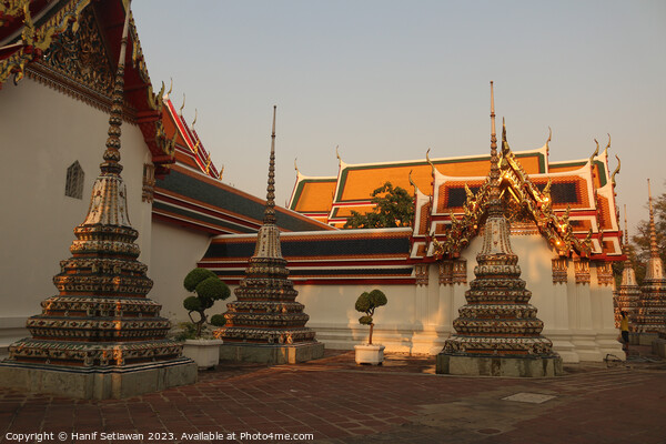 A fourth stupa group at Phra Chedi Rai in Wat Pho  Picture Board by Hanif Setiawan