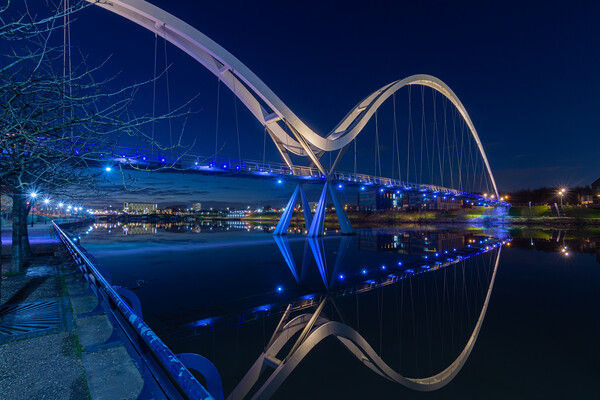 Infinity Bridge Picture Board by Kevin Winter