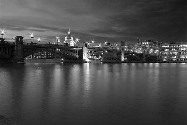 London Skyline BW Picture Board by David French