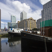 Buy canvas prints of Canary Wharf Docklands by David French