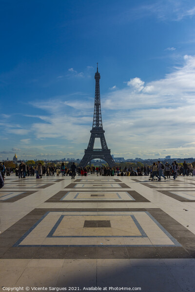 The Chaillot esplanade and Eiffel tower Picture Board by Vicente Sargues