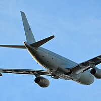 Buy canvas prints of RAF Voyager ZZ333 by Allan Durward Photography