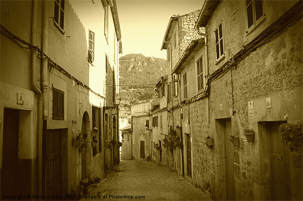 Small Street in Valldemossa, Mallorca Picture Board by Gavin Liddle
