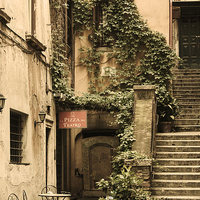 Buy canvas prints of Centro Storico, Rome by Gavin Liddle