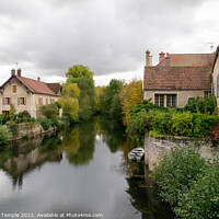 Buy canvas prints of Noyers Sur Serein  by Hannah Temple