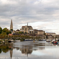 Buy canvas prints of Auxerre by Hannah Temple
