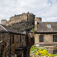 Buy canvas prints of Edinburgh Castle by Hannah Temple