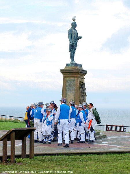 Morris dancers rest break at Whitby. Picture Board by john hill