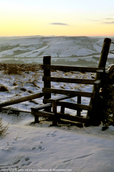 Dawn countryside walk, Derbyshire, UK. Portrait Picture Board by john hill