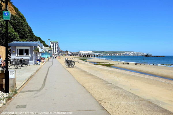 Promenade to Sandown, Isle of Wight, UK. Picture Board by john hill
