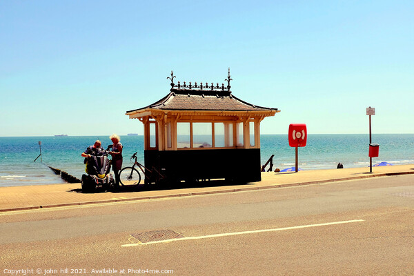 Seaside shelter, Shanklin, Ise of Wight, UK. Picture Board by john hill